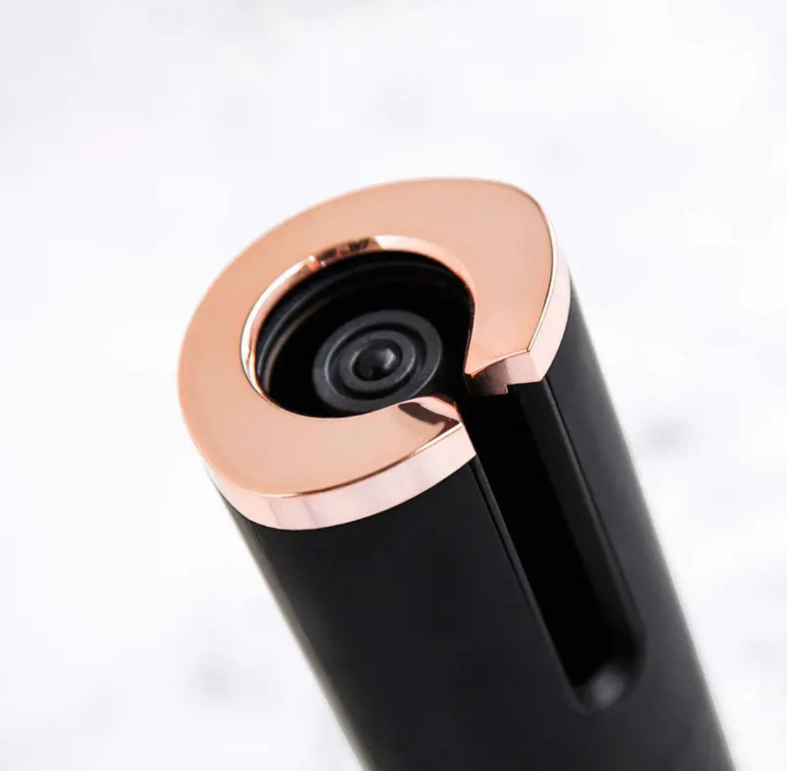 ROSE GOLD WIRELESS AUTO-CURLER