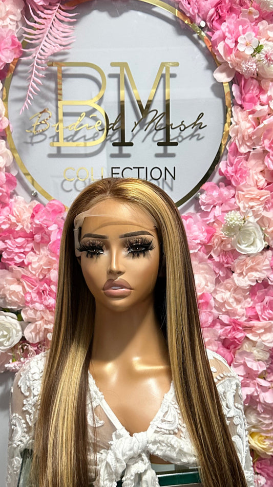 SUN KISSED HONEY BLONDE HIGHLIGHTS STRAIGHT LACE